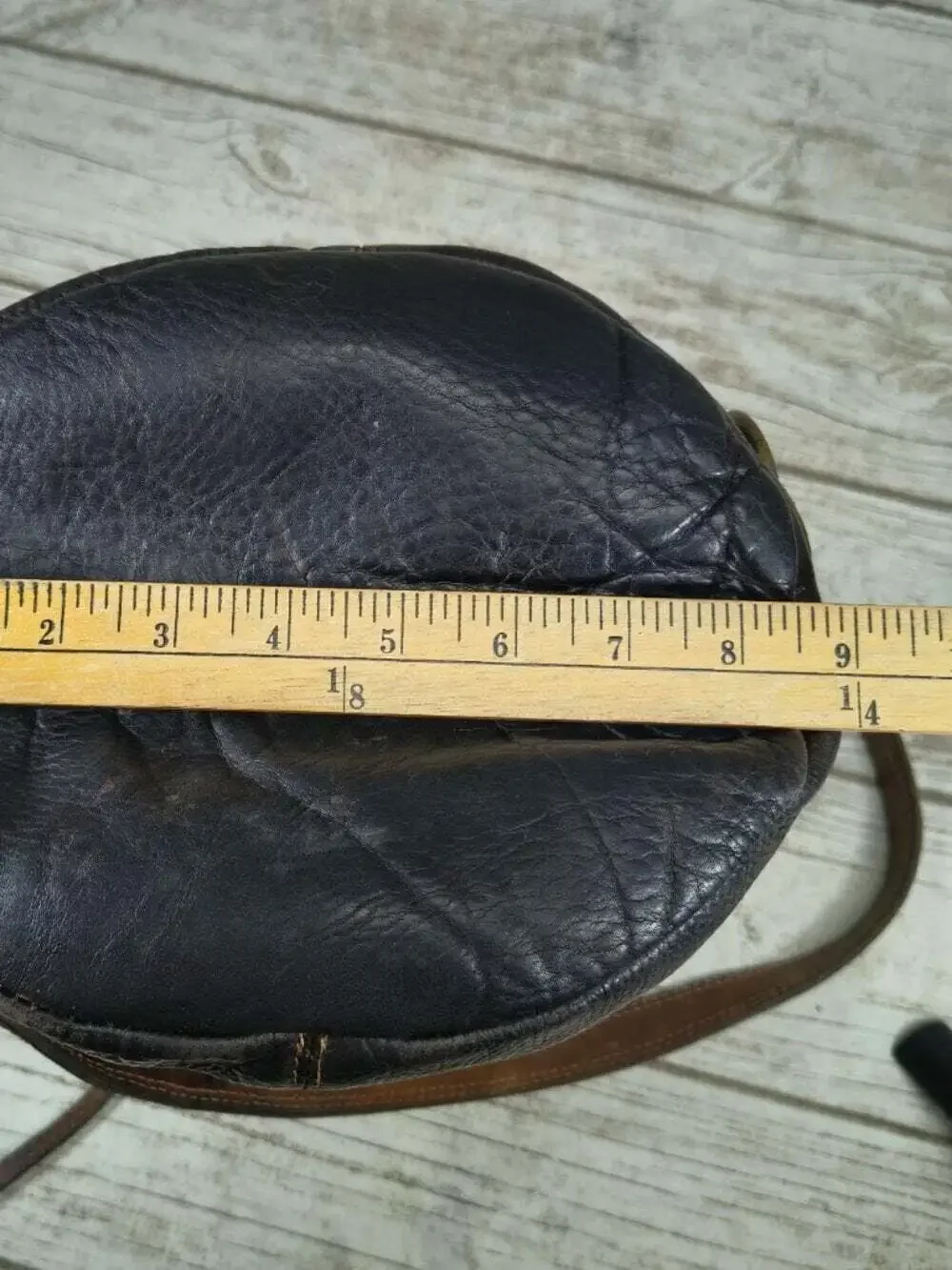 Stone Ridge Vintage Leather Drawstring Bucket Crossbody Bag